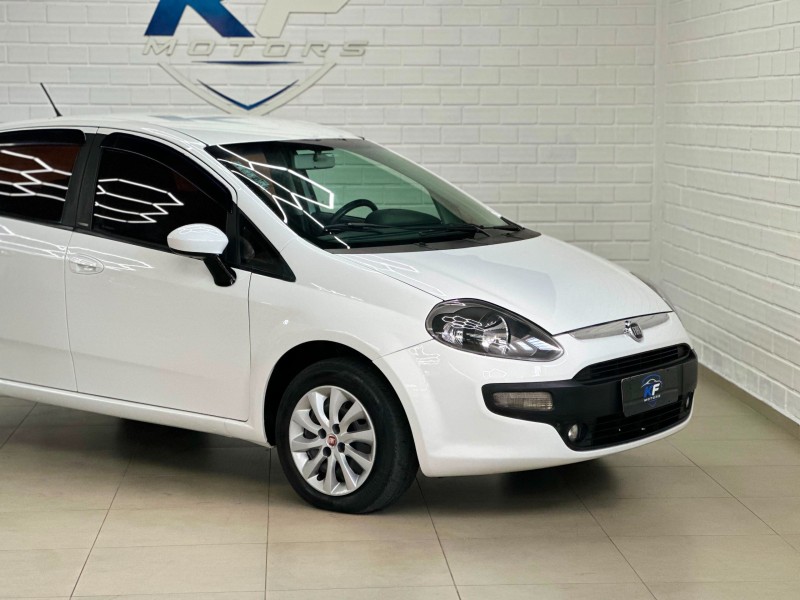 PUNTO 1.4 ATTRACTIVE 8V FLEX 4P MANUAL - 2014 - NOVO HAMBURGO