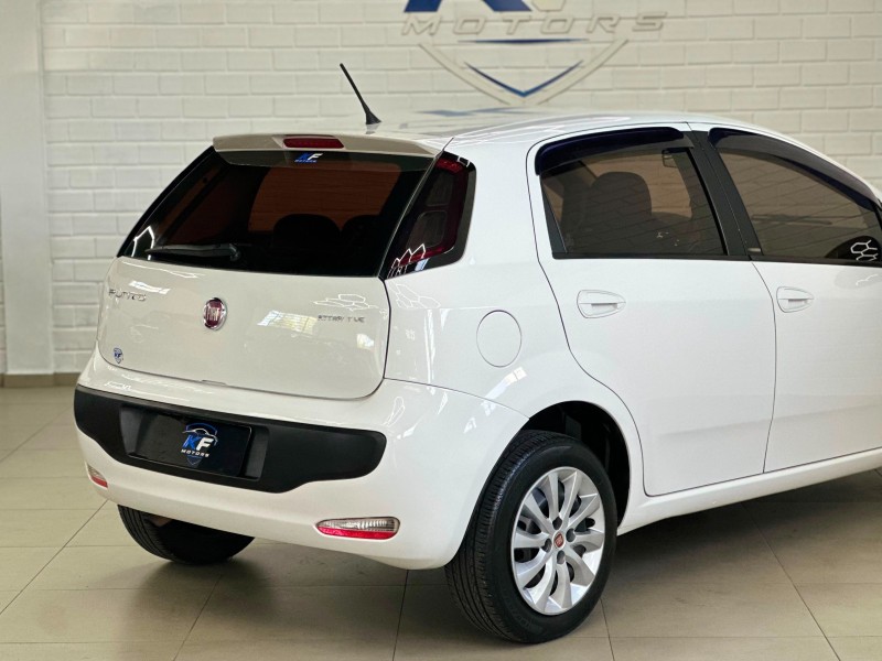 PUNTO 1.4 ATTRACTIVE 8V FLEX 4P MANUAL - 2014 - NOVO HAMBURGO
