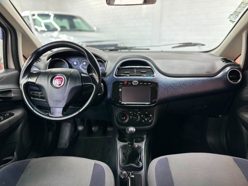 PUNTO 1.4 ATTRACTIVE 8V FLEX 4P MANUAL - 2014 - NOVO HAMBURGO