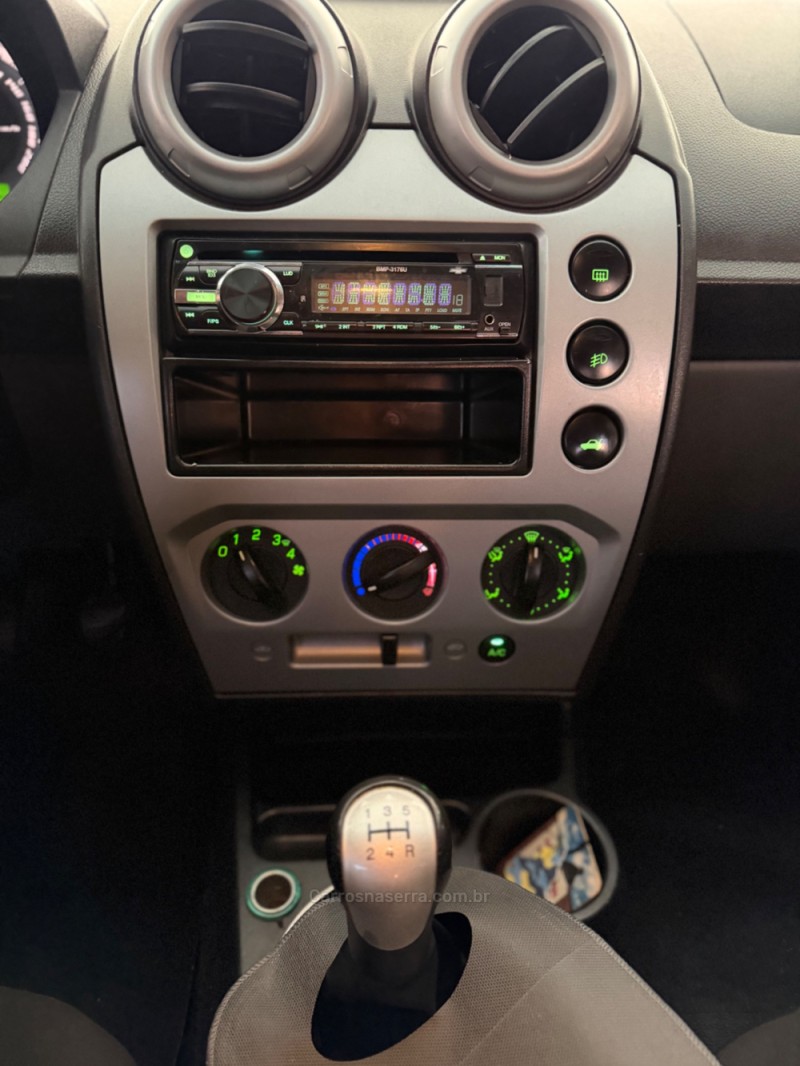 FIESTA 1.6 MPI SEDAN 8V FLEX 4P MANUAL - 2014 - CAXIAS DO SUL