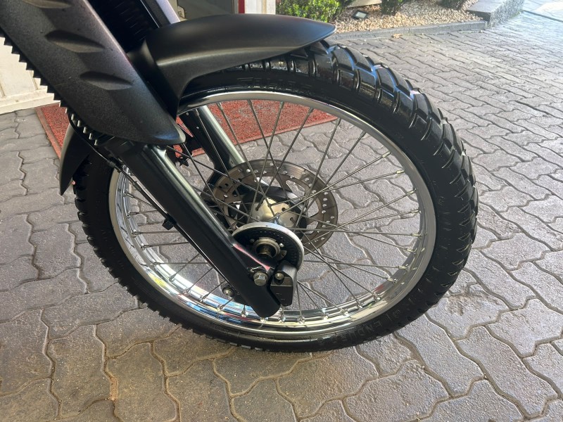 XTZ 250 LANDER - 2024 - TRêS COROAS