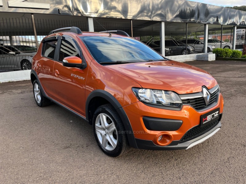 SANDERO 1.6 STEPWAY 16V FLEX 4P MANUAL - 2018 - BOM PRINCíPIO