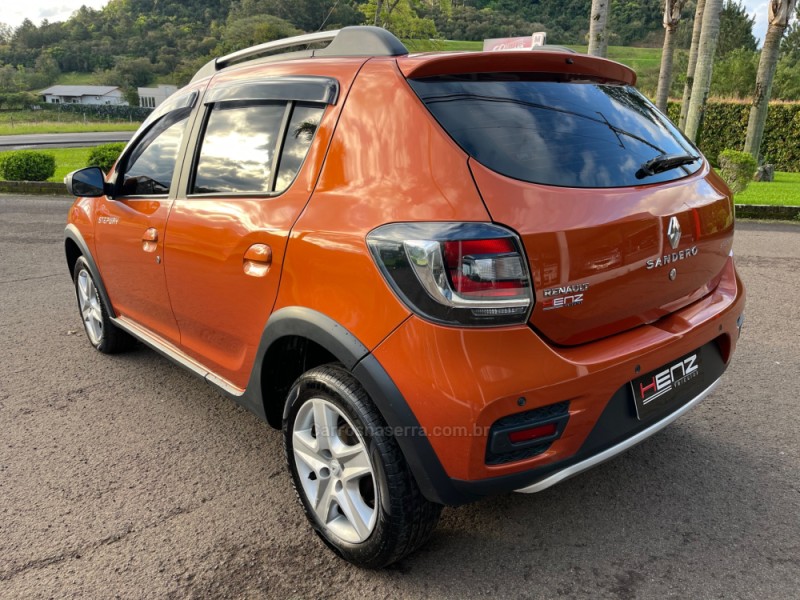 SANDERO 1.6 STEPWAY 16V FLEX 4P MANUAL - 2018 - BOM PRINCíPIO
