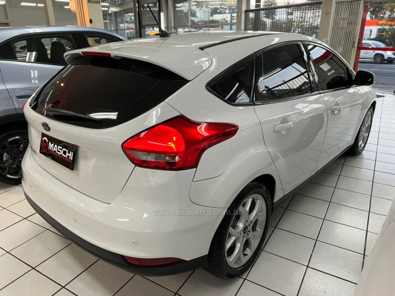 FOCUS 1.6 SE PLUS 16V FLEX 4P MANUAL - 2018 - CAXIAS DO SUL