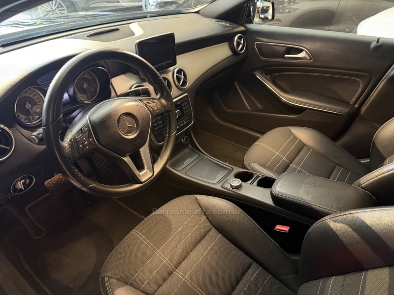 GLA 200 1.6 CGI ADVANCE 16V TURBO GASOLINA 4P AUTOMÁTICO - 2015 - CAXIAS DO SUL