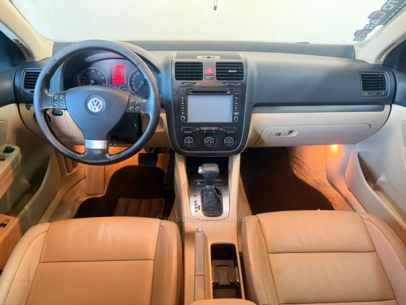 JETTA 2.5 I 20V 150CV GASOLINA 4P TIPTRONIC - 2007 - NOVO HAMBURGO