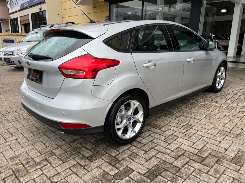 FOCUS 1.6 SE PLUS 16V FLEX 4P MANUAL - 2016 - CAXIAS DO SUL