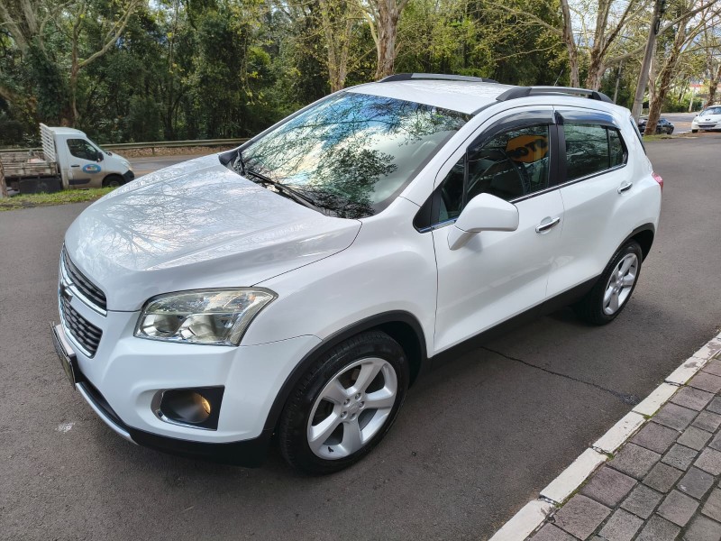 TRACKER 1.8 MPFI LTZ 4X2 16V FLEX 4P AUTOMÁTICO - 2015 - DOIS IRMãOS