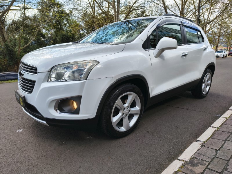 TRACKER 1.8 MPFI LTZ 4X2 16V FLEX 4P AUTOMÁTICO - 2015 - DOIS IRMãOS