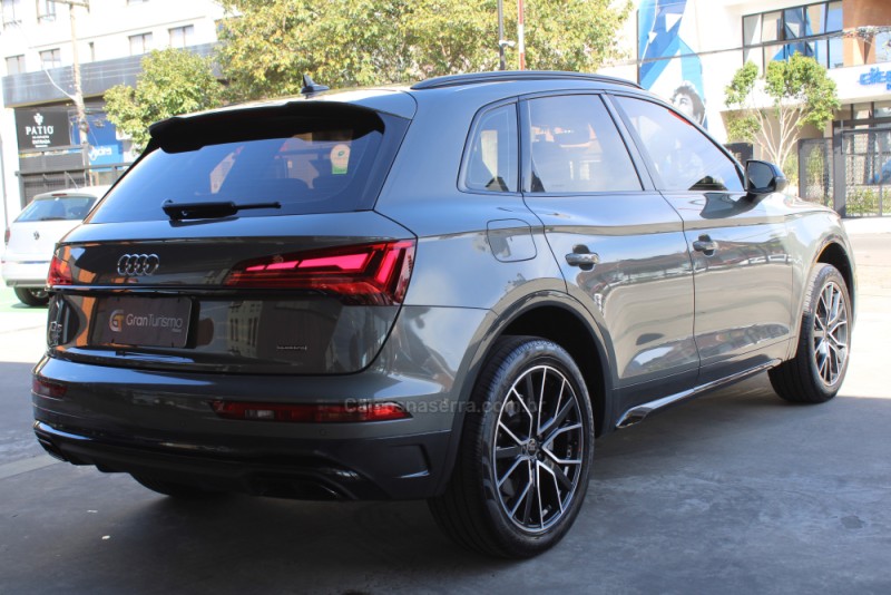Q5 2.0 TFSI S LINE BLACK QUATTRO S TRONIC GASOLINA 4P - 2024 - CAXIAS DO SUL