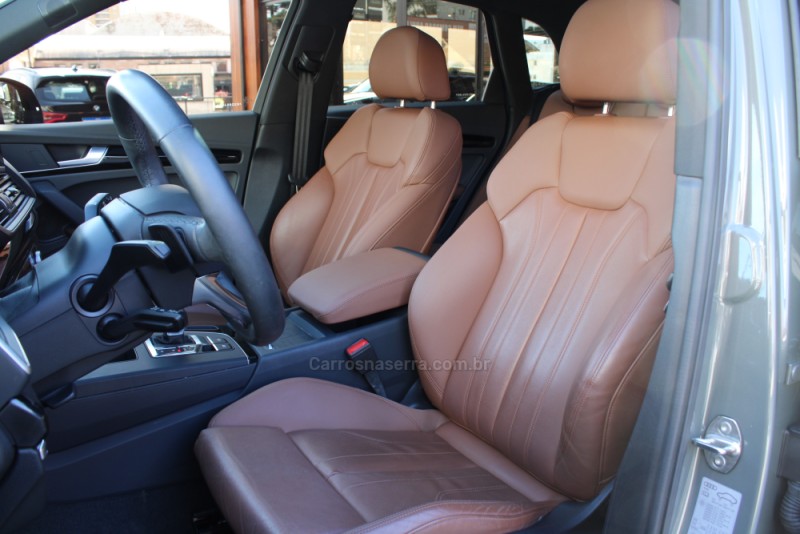 Q5 2.0 TFSI S LINE BLACK QUATTRO S TRONIC GASOLINA 4P - 2024 - CAXIAS DO SUL