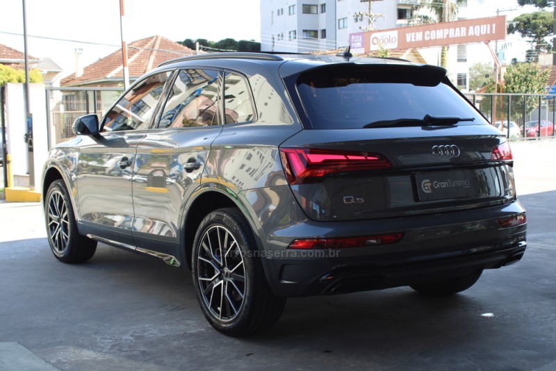 Q5 2.0 TFSI S LINE BLACK QUATTRO S TRONIC GASOLINA 4P - 2024 - CAXIAS DO SUL