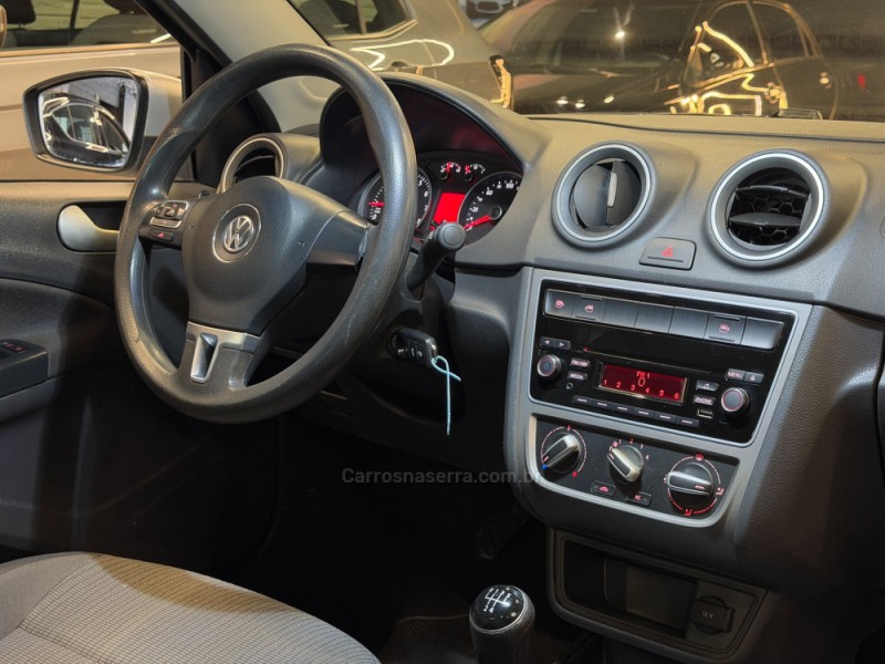 VOYAGE 1.6 MI TREND 8V FLEX 4P MANUAL - 2013 - ESTâNCIA VELHA
