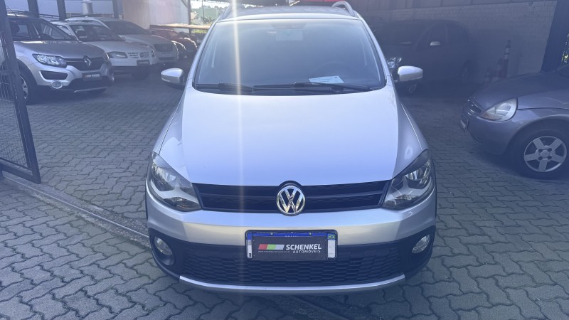 CROSSFOX 1.6 MI FLEX 8V 4P MANUAL - 2011 - NOVA PETRóPOLIS