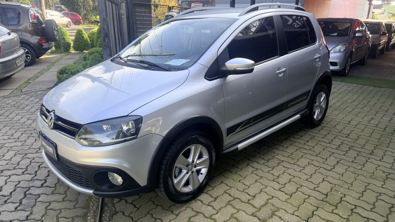 CROSSFOX 1.6 MI FLEX 8V 4P MANUAL - 2011 - NOVA PETRóPOLIS