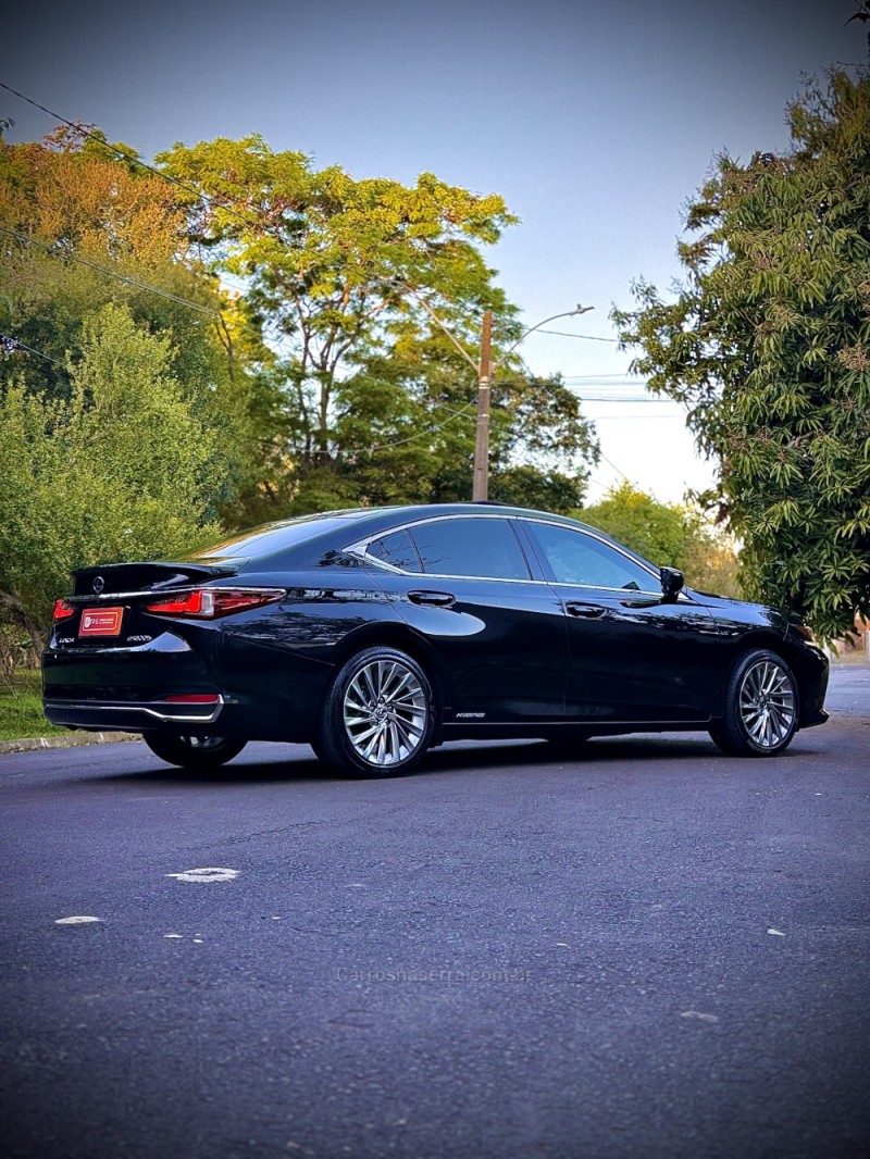 ES 300H 2.5 16V HÍBRIDO 4P AUTOMÁTICO - 2019 - CANOAS