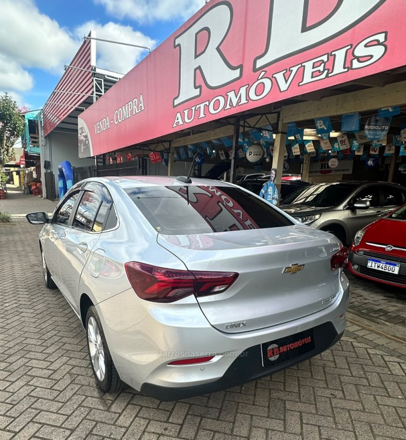 ONIX 1.0	PREMIER PLUS 12V TURBO FLEX 4P AUTOMÁTICO - 2020 - PAROBé