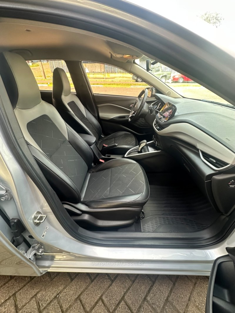 ONIX 1.0	PREMIER PLUS 12V TURBO FLEX 4P AUTOMÁTICO - 2020 - PAROBé