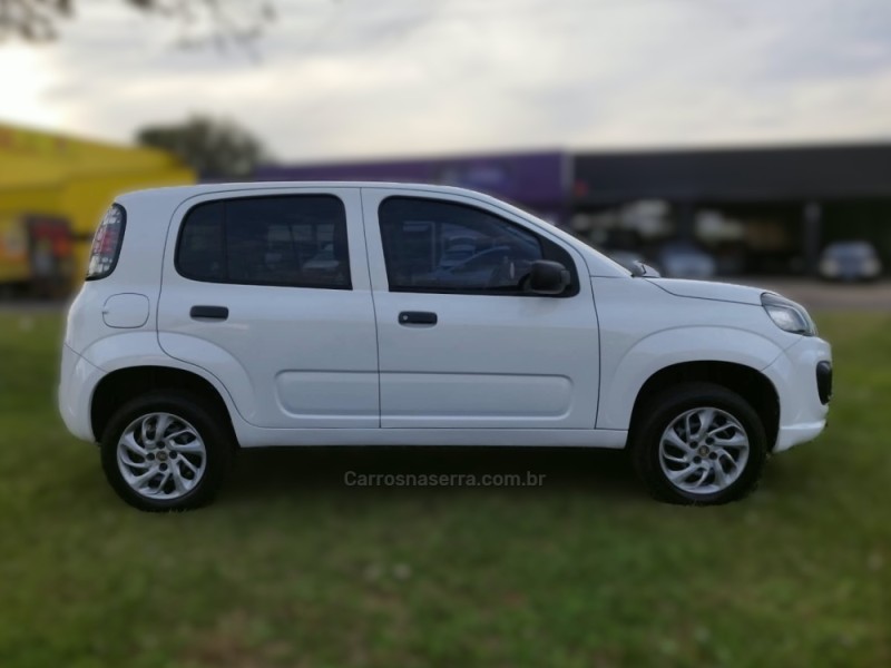 UNO 1.0 EVO ATTRACTIVE 8V FLEX 4P MANUAL - 2020 - NOVO HAMBURGO