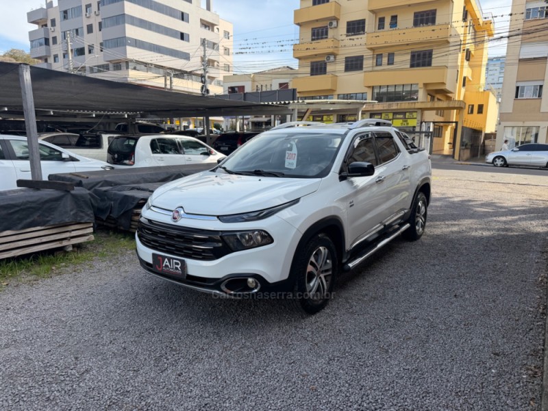 TORO 2.0 16V TURBO DIESEL VOLCANO AT9 4X4 AUTOMÁTICO - 2017 - GARIBALDI