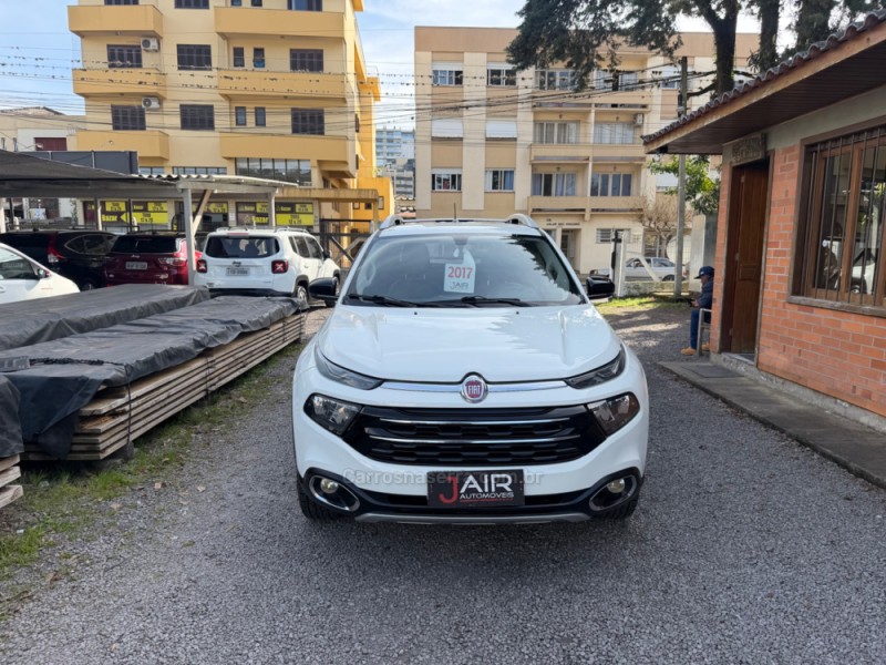 TORO 2.0 16V TURBO DIESEL VOLCANO AT9 4X4 AUTOMÁTICO - 2017 - GARIBALDI