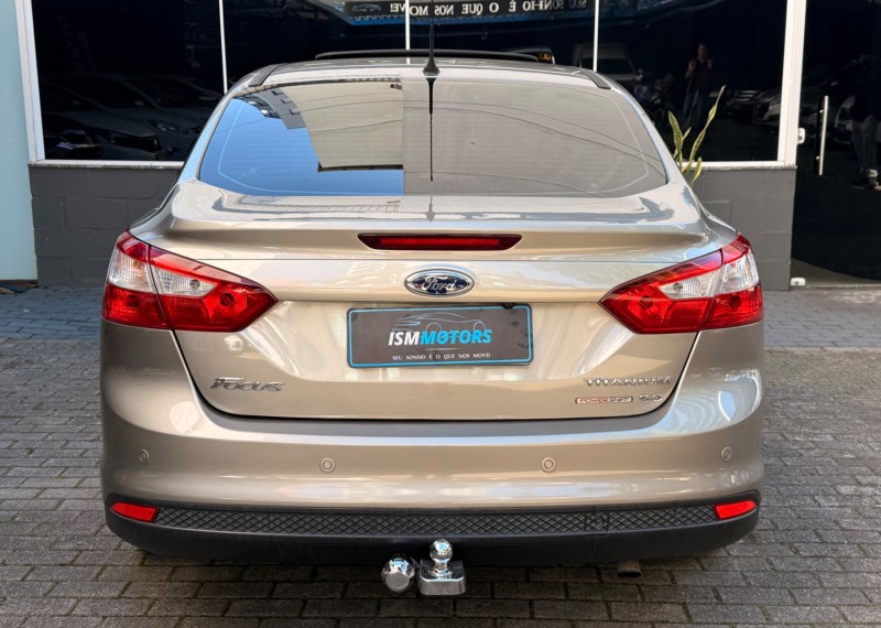 FOCUS 2.0 TITANIUM PLUS 16V FLEX 4P AUTOMÁTICO - 2015 - CAXIAS DO SUL
