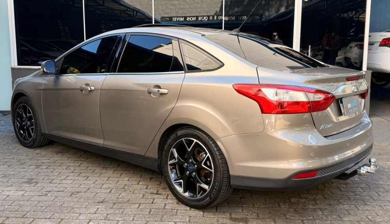 FOCUS 2.0 TITANIUM PLUS 16V FLEX 4P AUTOMÁTICO - 2015 - CAXIAS DO SUL