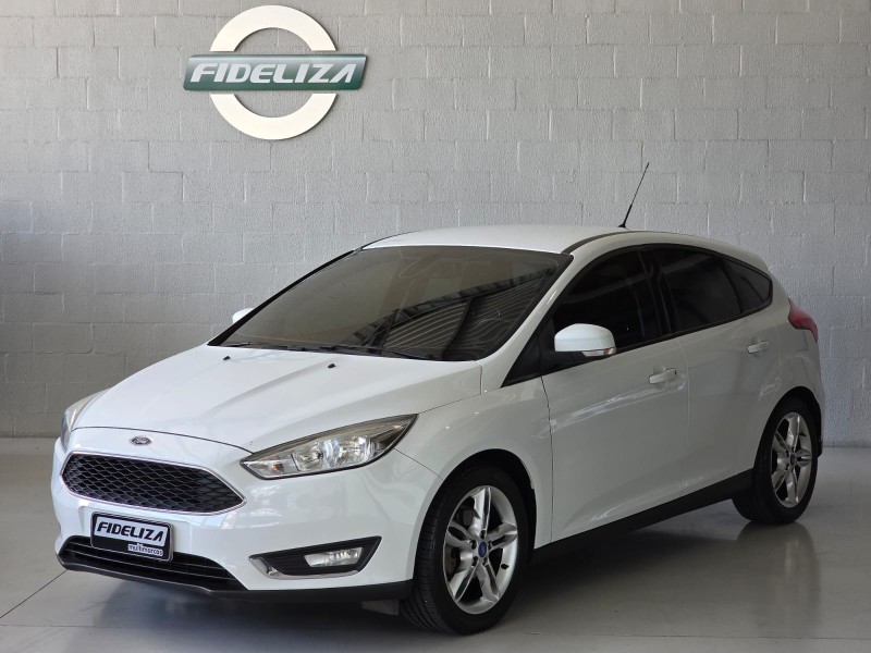 FOCUS 1.6 SE 16V FLEX 4P MANUAL - 2017 - FARROUPILHA