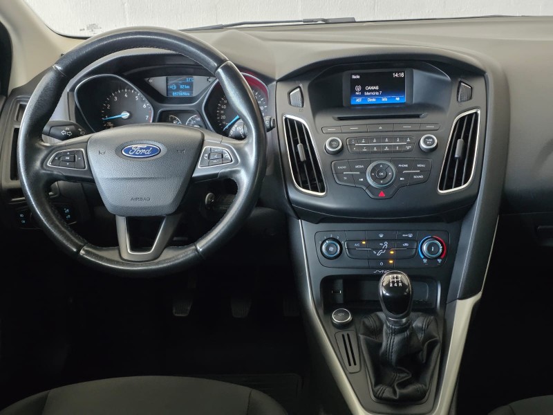 FOCUS 1.6 SE 16V FLEX 4P MANUAL - 2017 - FARROUPILHA