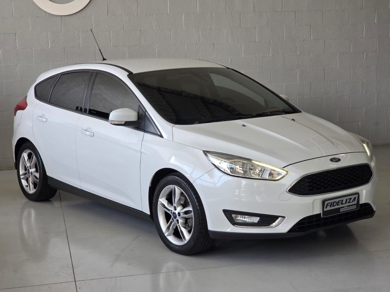FOCUS 1.6 SE 16V FLEX 4P MANUAL - 2017 - FARROUPILHA