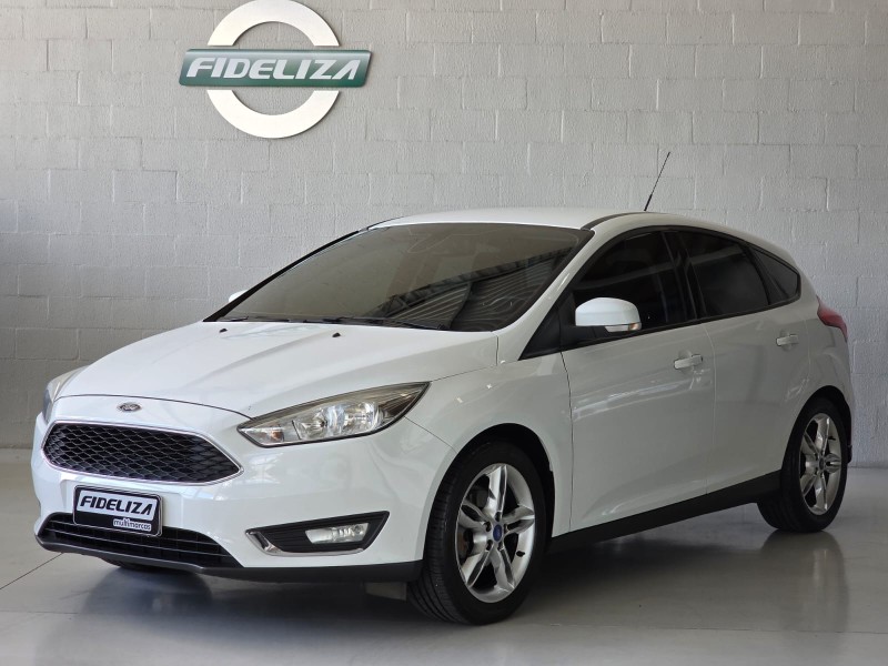 FOCUS 1.6 SE 16V FLEX 4P MANUAL - 2017 - FARROUPILHA