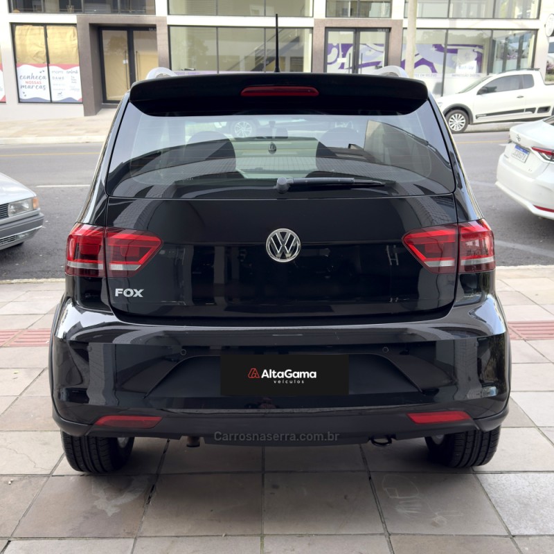 FOX 1.0 MPI TRACK 12V FLEX 4P MANUAL - 2017 - FLORES DA CUNHA