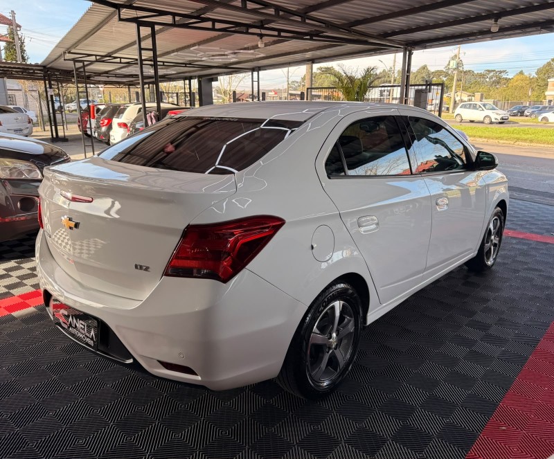 PRISMA 1.4 MPFI LTZ 8V FLEX 4P MANUAL - 2019 - CANELA