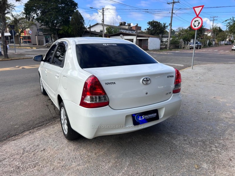 ETIOS 1.5 XS 16V FLEX 4P MANUAL - 2014 - VENâNCIO AIRES