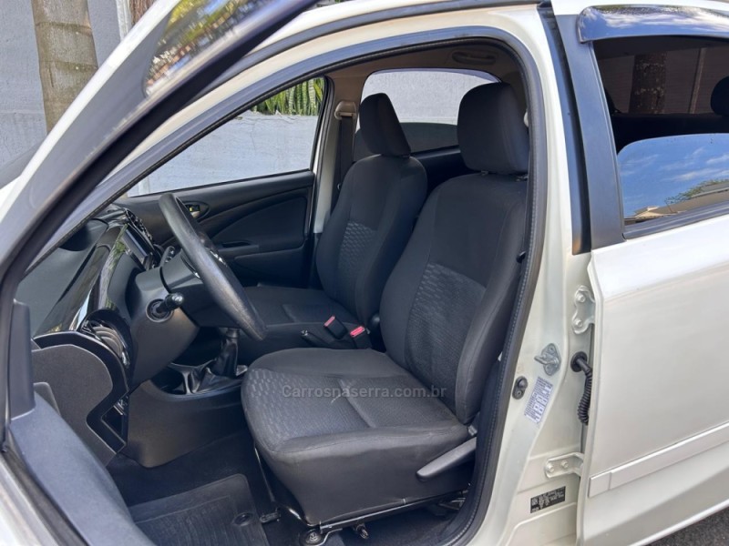 ETIOS 1.5 XS 16V FLEX 4P MANUAL - 2014 - VENâNCIO AIRES