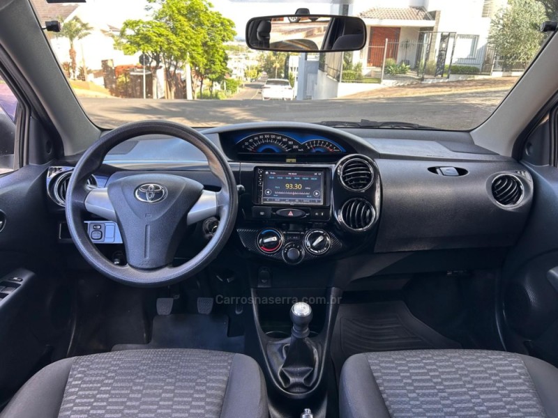 ETIOS 1.5 XS 16V FLEX 4P MANUAL - 2014 - VENâNCIO AIRES