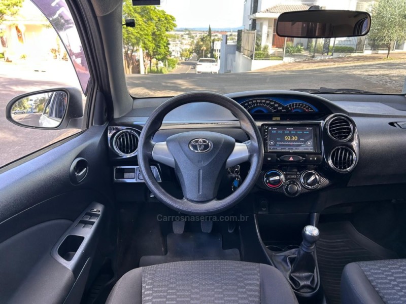 ETIOS 1.5 XS 16V FLEX 4P MANUAL - 2014 - VENâNCIO AIRES