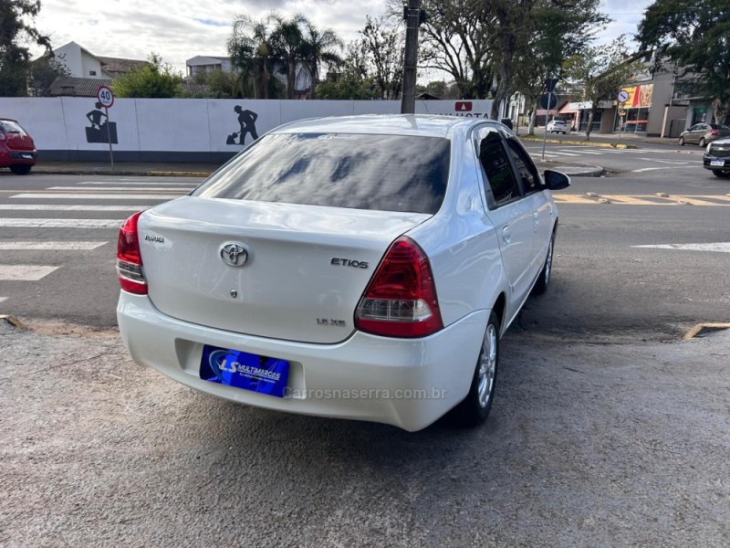 ETIOS 1.5 XS 16V FLEX 4P MANUAL - 2014 - VENâNCIO AIRES