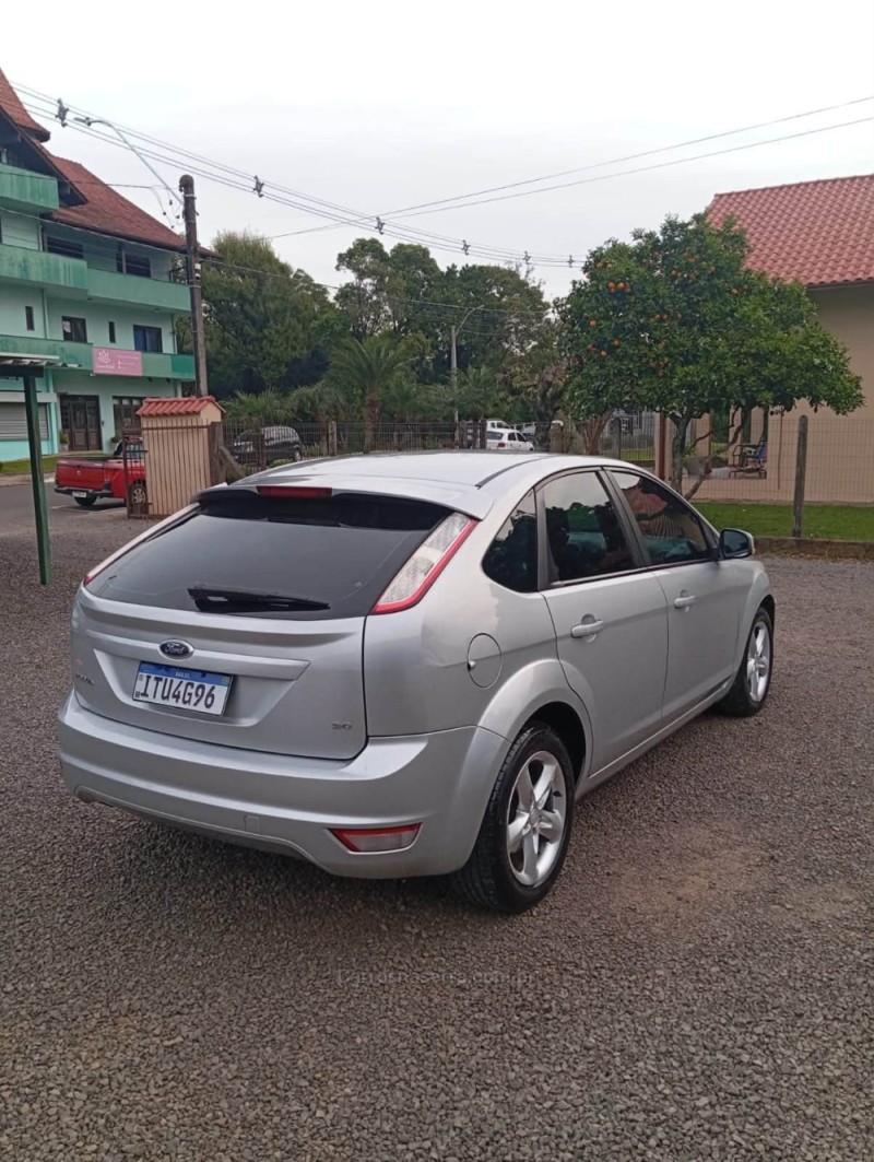FOCUS 2.0 HC 16V FLEX 4P MANUAL - 2013 - PICADA CAFé