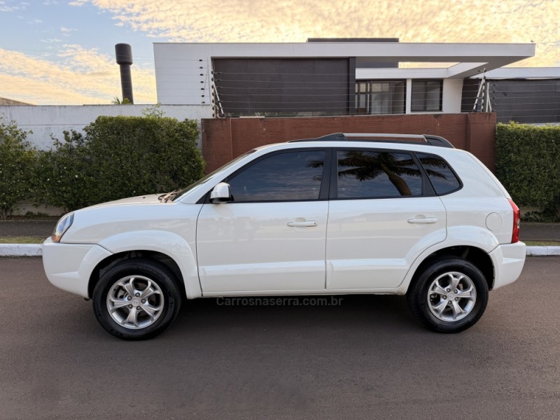 TUCSON 2.0 MPFI GL 16V 142CV 2WD GASOLINA 4P AUTOMÁTICO - 2017 - SãO LEOPOLDO