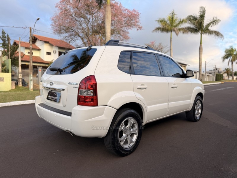 TUCSON 2.0 MPFI GL 16V 142CV 2WD GASOLINA 4P AUTOMÁTICO - 2017 - SãO LEOPOLDO