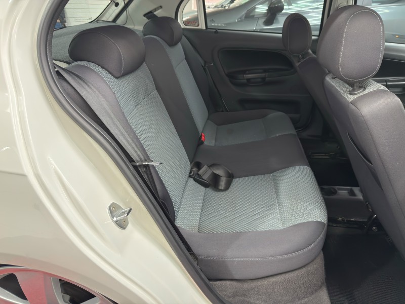 GOL 1.6 MI POWER 8V FLEX 4P MANUAL G.V - 2011 - CAXIAS DO SUL