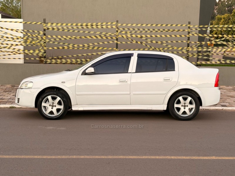 ASTRA 1.8 MPFI COMFORT SEDAN 8V FLEX 4P MANUAL - 2005 - ESTâNCIA VELHA