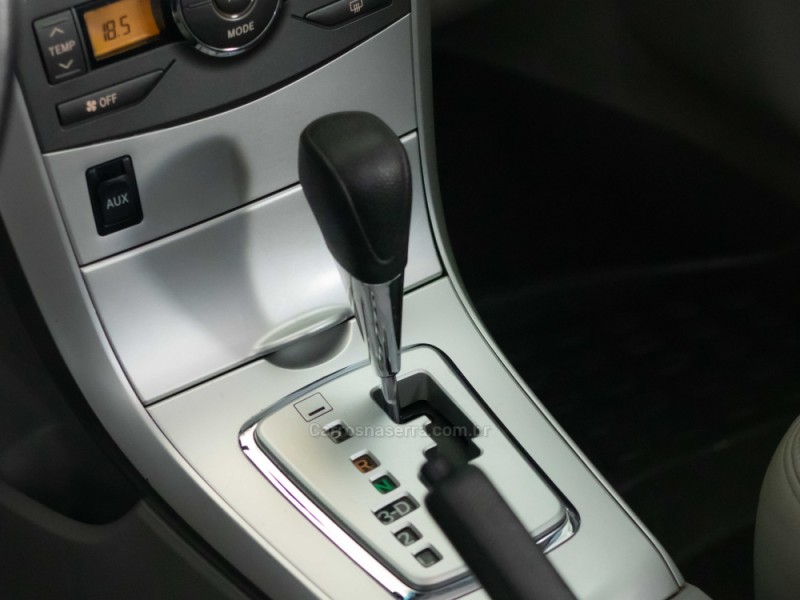 COROLLA 1.8 GLI 16V FLEX 4P AUTOMÁTICO - 2013 - CAXIAS DO SUL