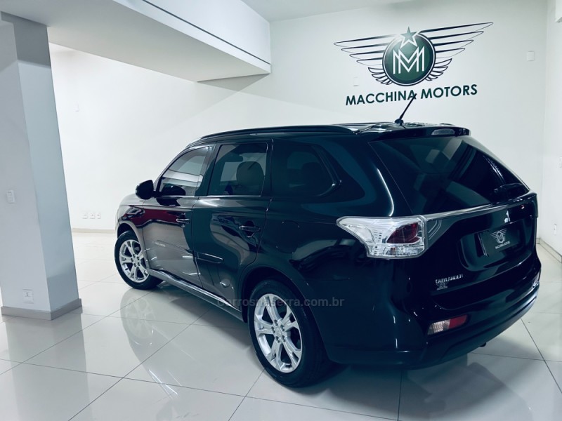 OUTLANDER 2.0 16V GASOLINA 4P AUTOMÁTICO - 2015 - CAXIAS DO SUL