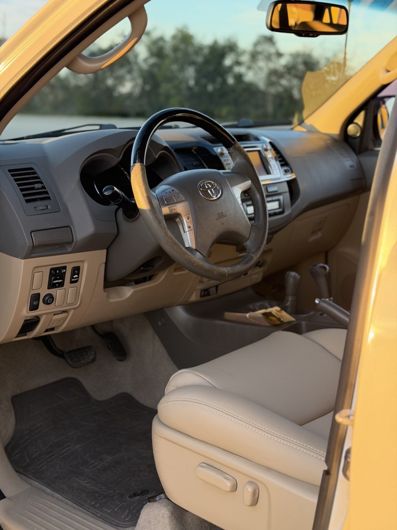 HILUX SW4 3.0 SRV 4X4 7 LUGARES 16V TURBO INTERCOOLER DIESEL 4P AUTOMÁTICO - 2013 - ANTôNIO PRADO