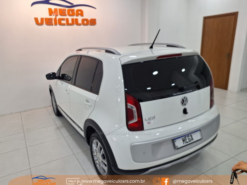UP 1.0 CROSS T.FLEX 12V 4P MANUAL - 2016 - BENTO GONçALVES
