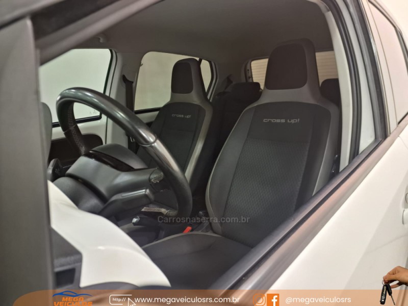 UP 1.0 CROSS T.FLEX 12V 4P MANUAL - 2016 - BENTO GONçALVES
