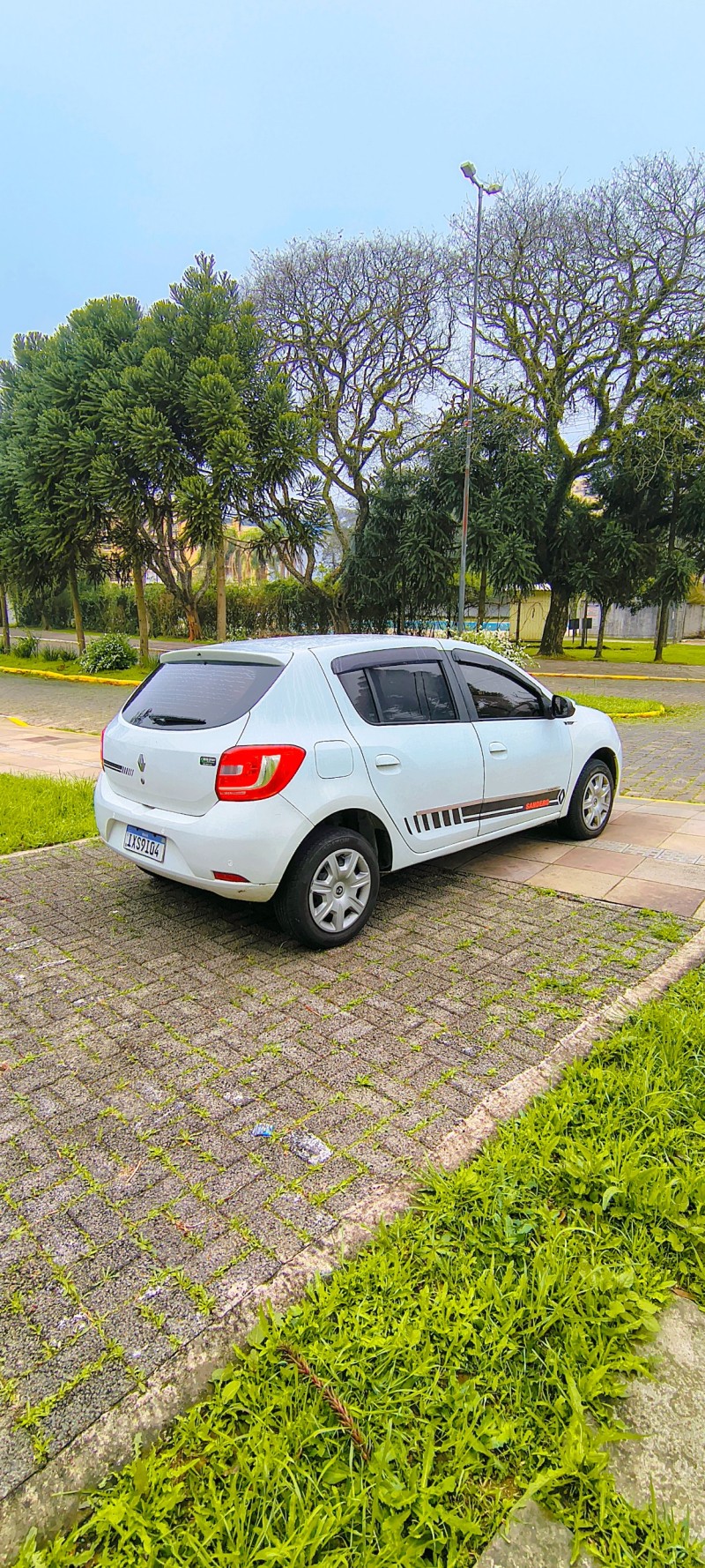 SANDERO 1.0 EXPRESSION 16V FLEX 4P MANUAL - 2013 - FARROUPILHA