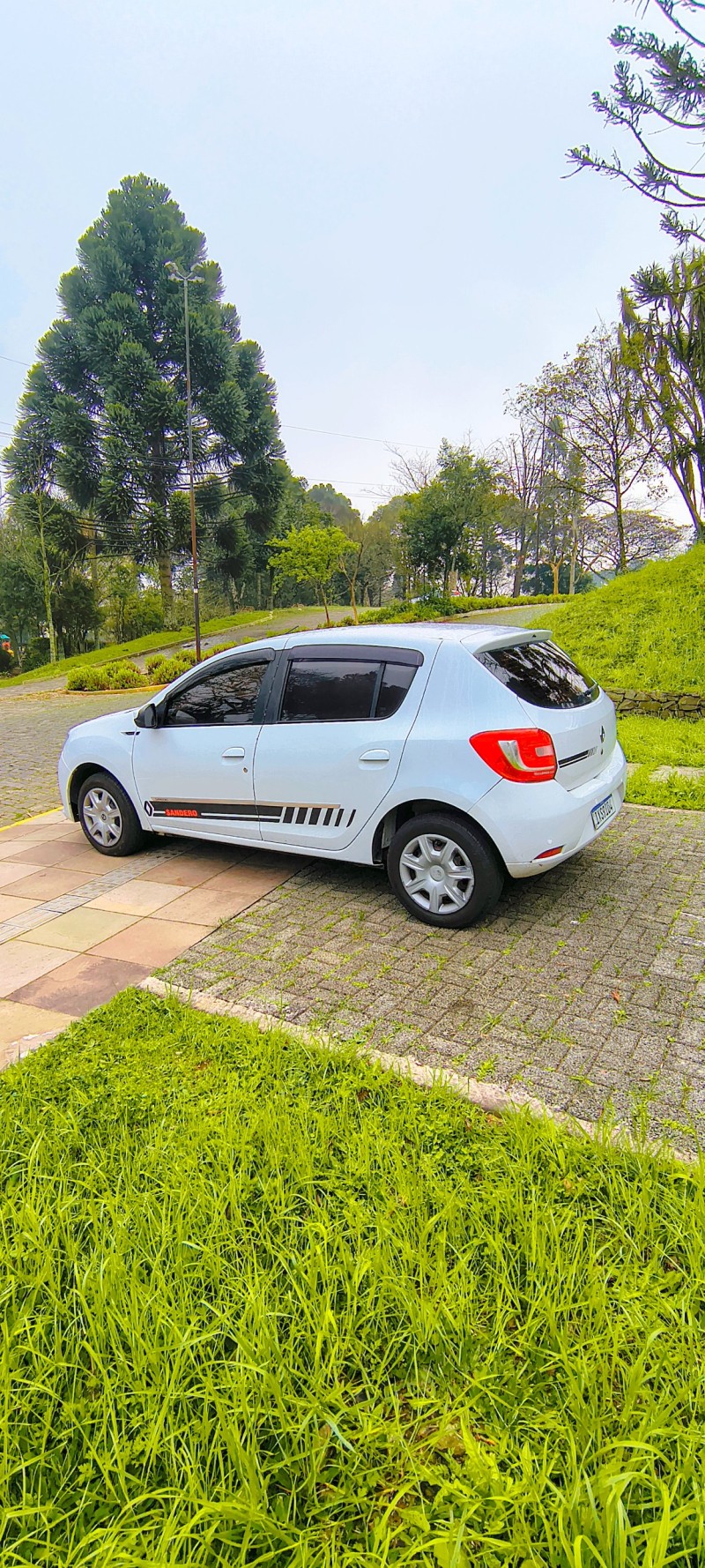 SANDERO 1.0 EXPRESSION 16V FLEX 4P MANUAL - 2013 - FARROUPILHA